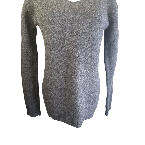 Uniqlo Small Wool V-Neck Sweater Gray - Picture 8 of 16